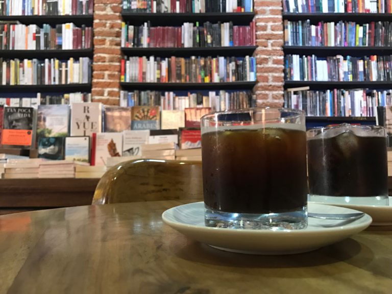 Abaco Libro y Cafe