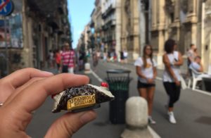 Cannoli Magnet