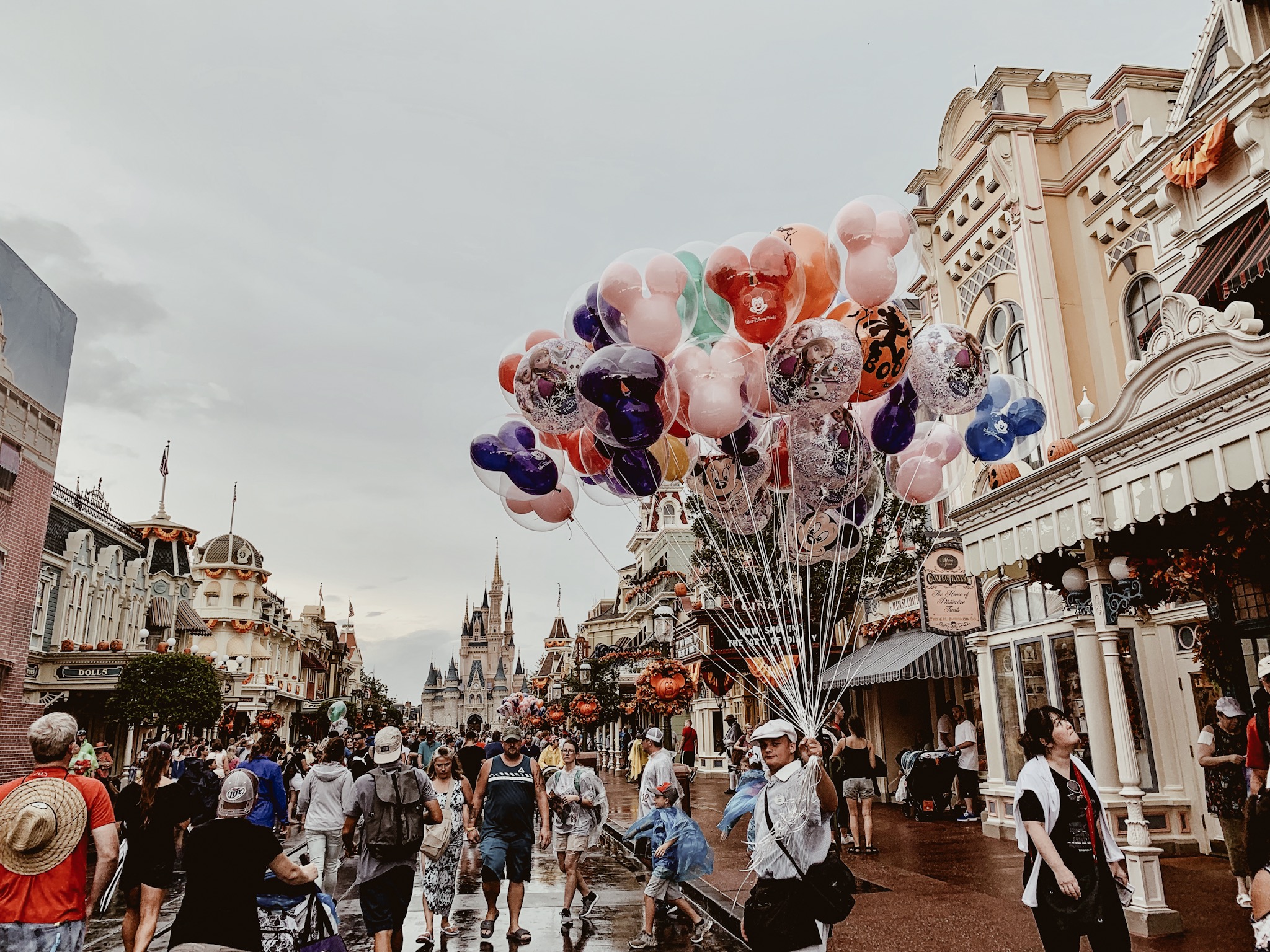 Magic Kingdom - Lattes & Runways