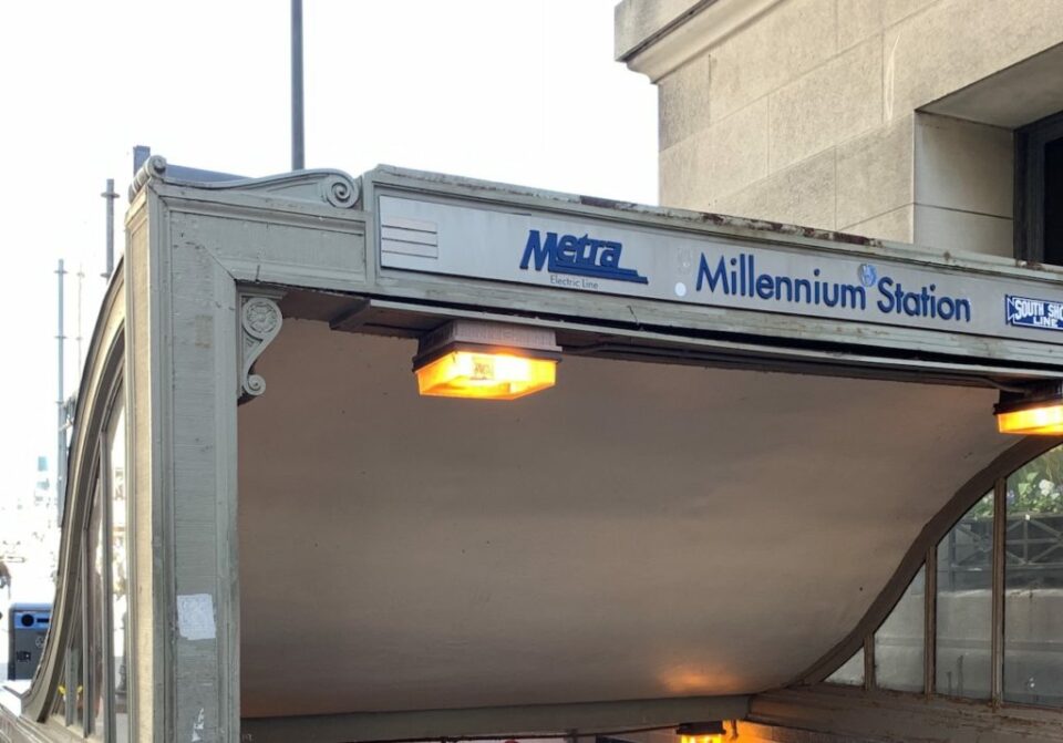 Guide to Riding Chicago's L Train System