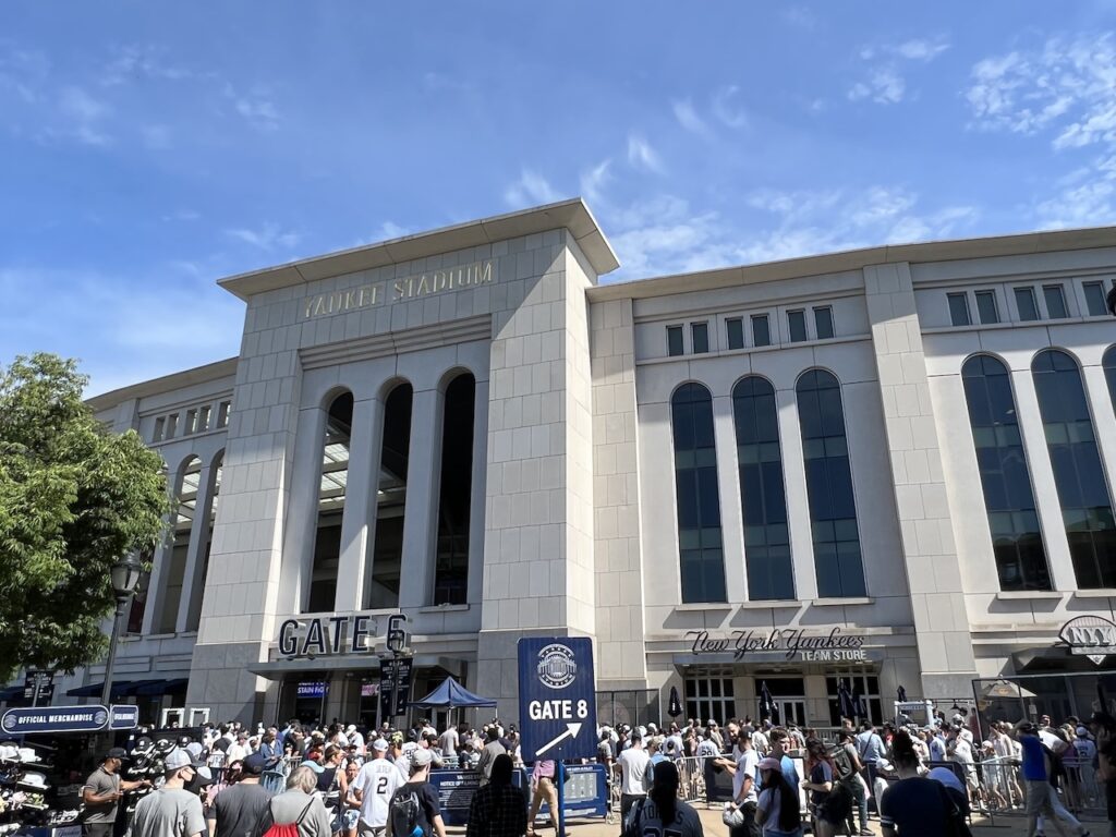 Wishing the @yankees good luck on their first home game of the season! If  you're in the stands today, be sure to grab some @streetbirdnyc…