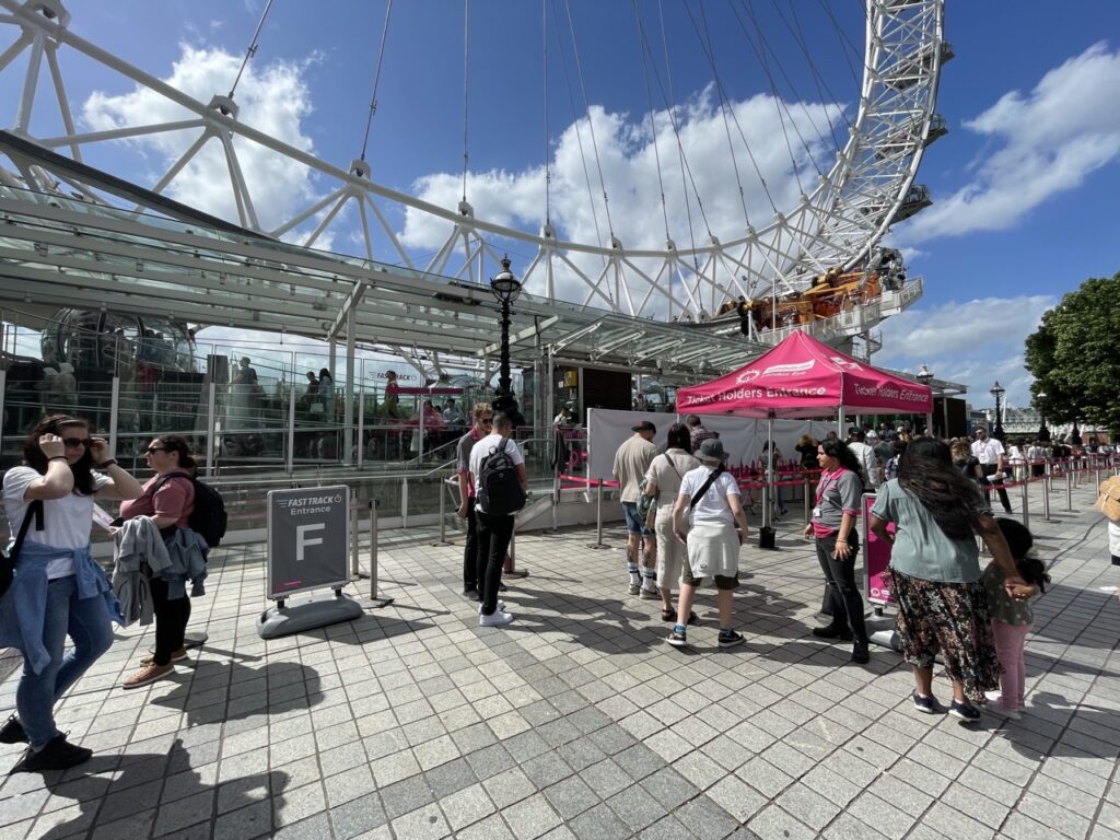 Fast Track Queue for the London Eye