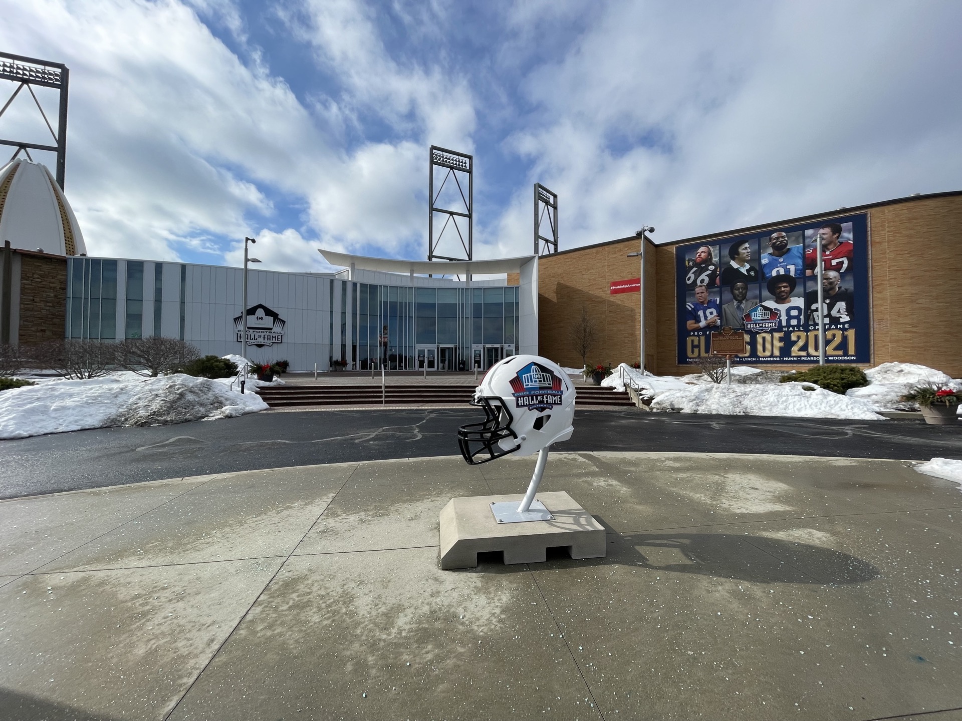 Guide to Visiting Pro Football Hall of Fame - Lattes & Runways