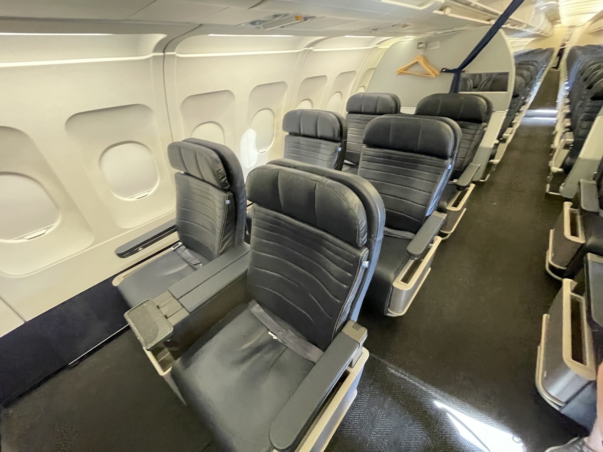 First Class In United Airlines A320 Review