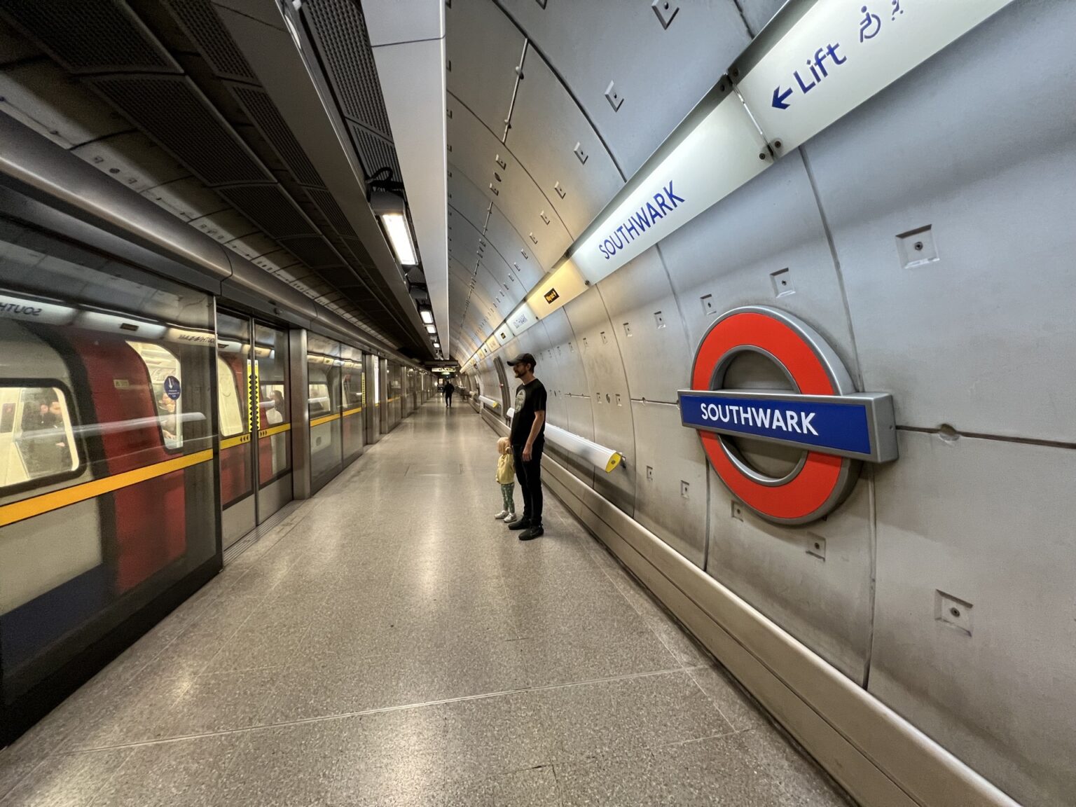 How to Use the London Underground — A Beginner's Guide to the Tube