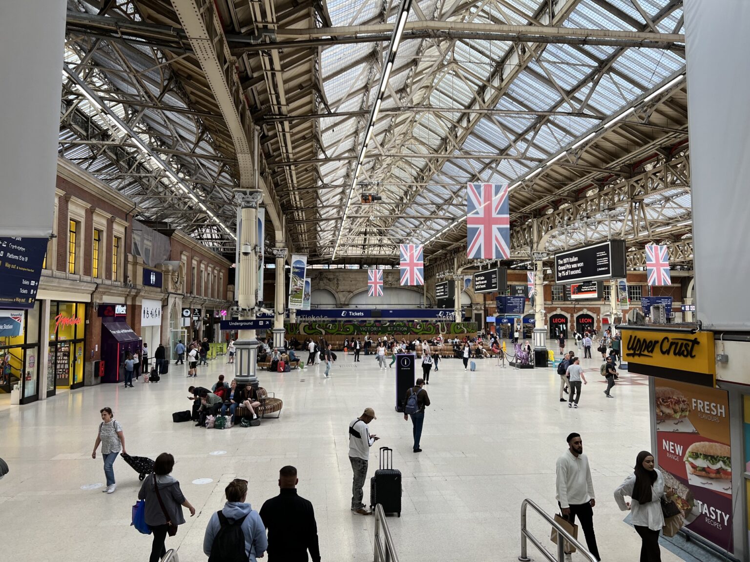 How to Use the London Underground — A Beginner's Guide to the Tube