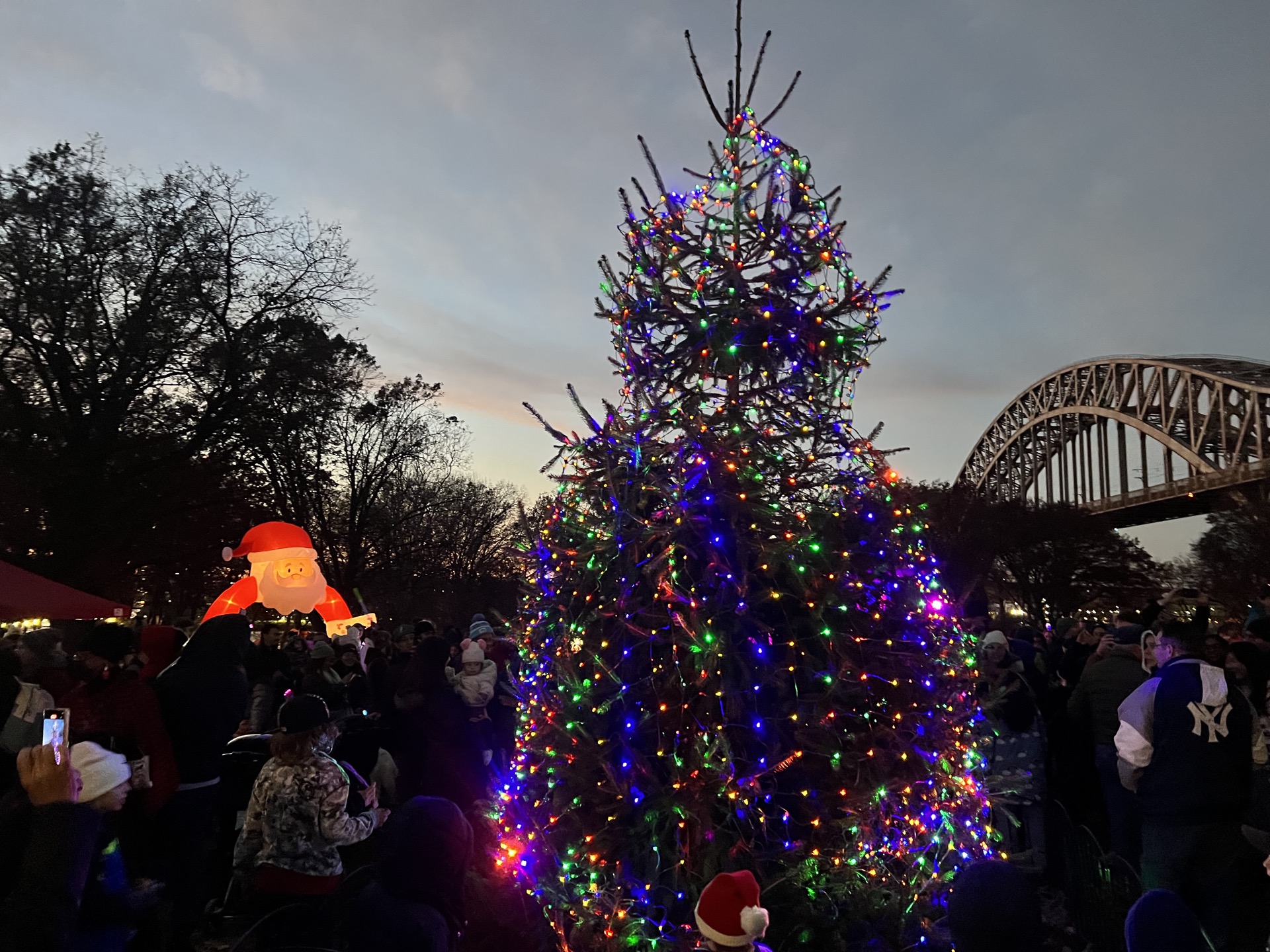 Astoria Christmas Tree Lighting Ceremonies