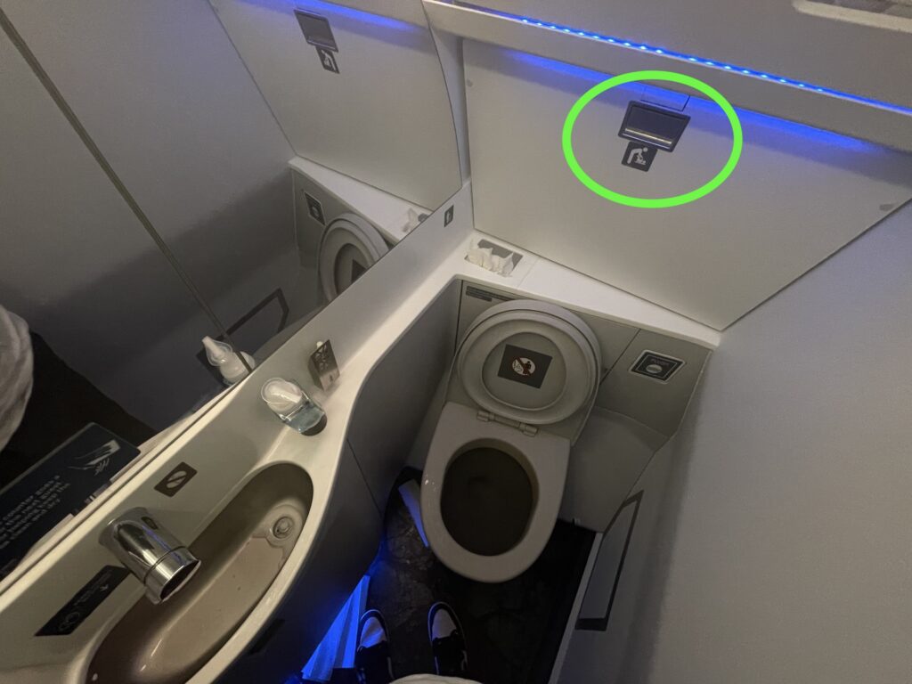 Changing table in outlet airplane