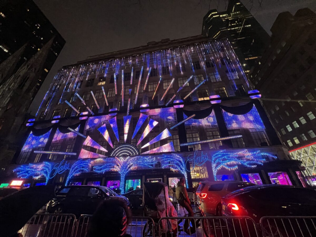 How to See the Saks Fifth Avenue Light Show in NYC — 2023