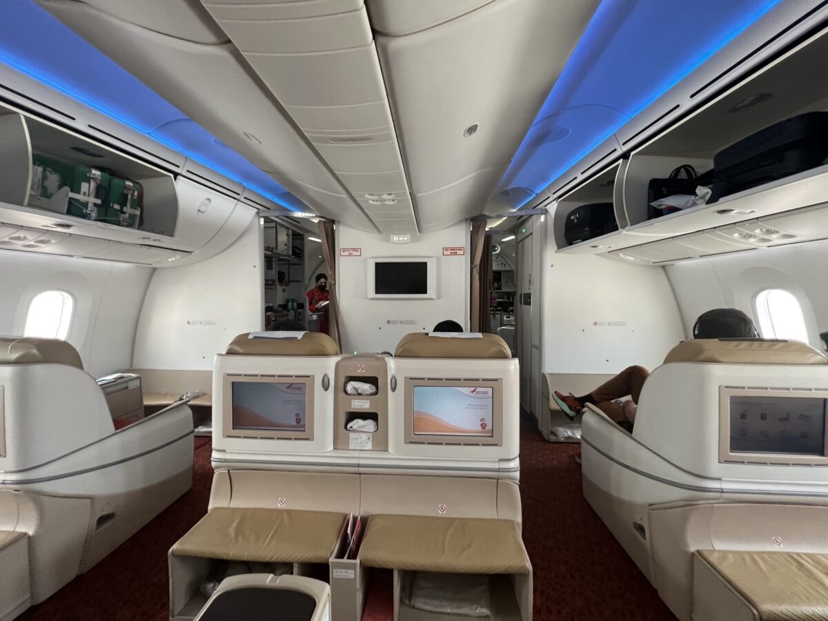 Air India Business Class Review — 787 From Dxb To Del