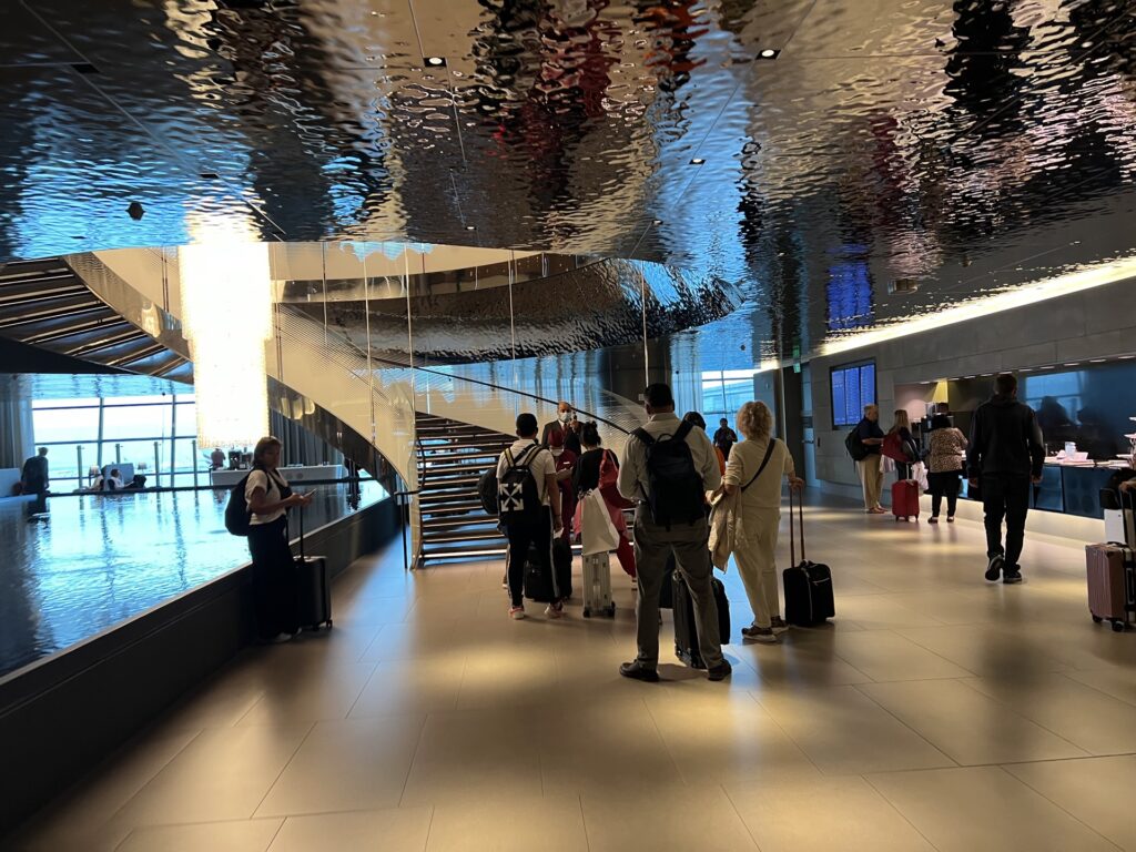 Review: Qatar Airways Al Mourjan Lounge Doha, The Garden (DOH