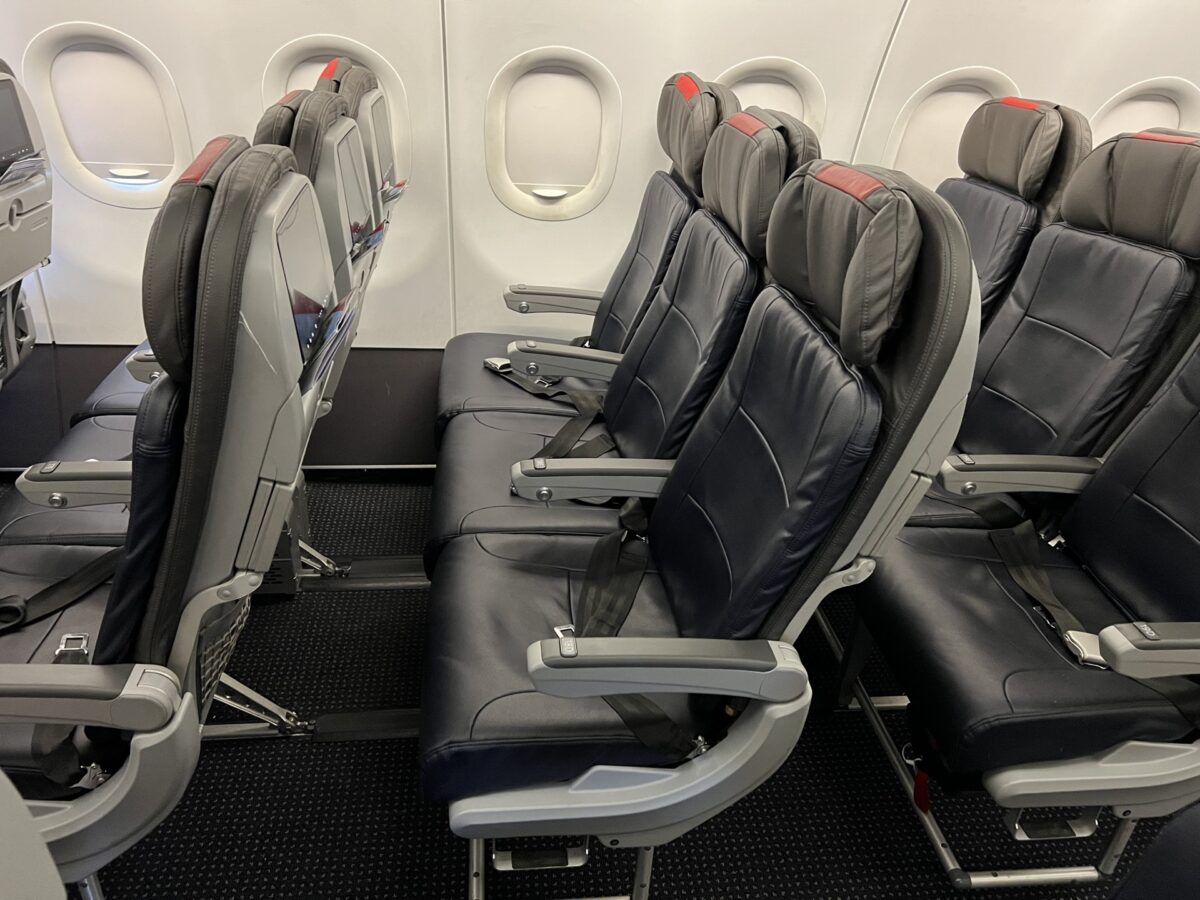 American Airlines A321T — Main Cabin vs Main Cabin Extra