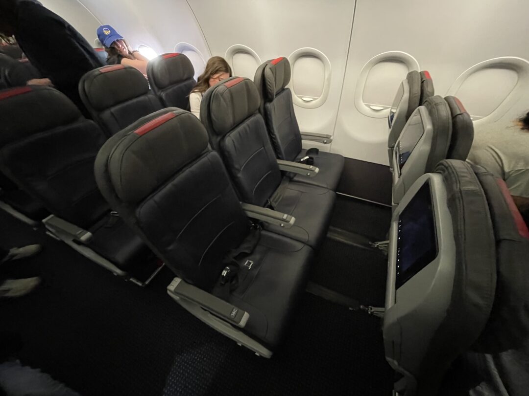 American Airlines A321T — Main Cabin vs Main Cabin Extra