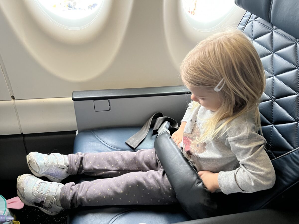 Delta First Class Review | A220 from ORD to LGA